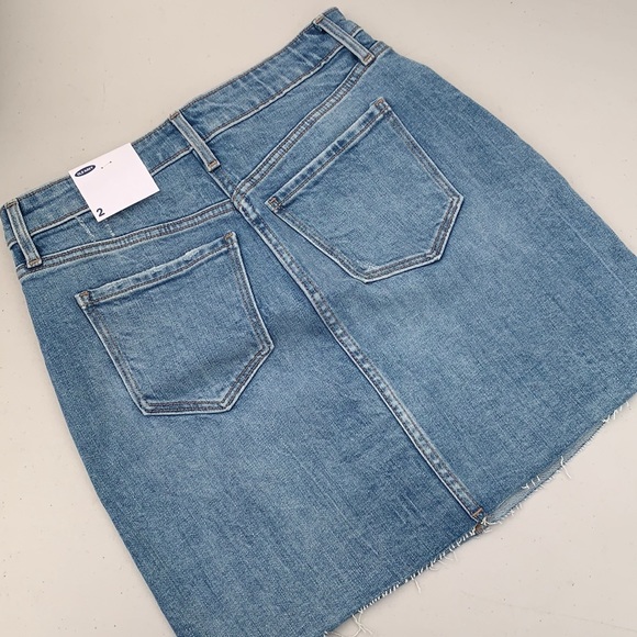 Old Navy Raw Hem Denim Skirt - Picture 2 of 4